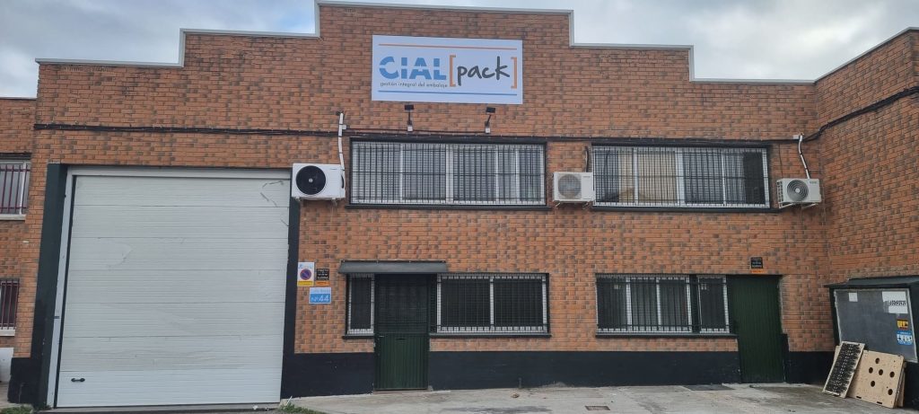 Edificio con las oficinas de Cialpack