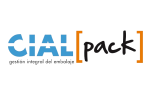Logotipo de Cialpack, con Cial en azul y pack en negro entre paréntesis naranjas. Abajo de Cial pone "gestión integral del embalaje"
